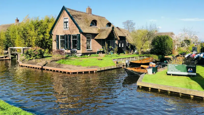 Giethoorn Tour